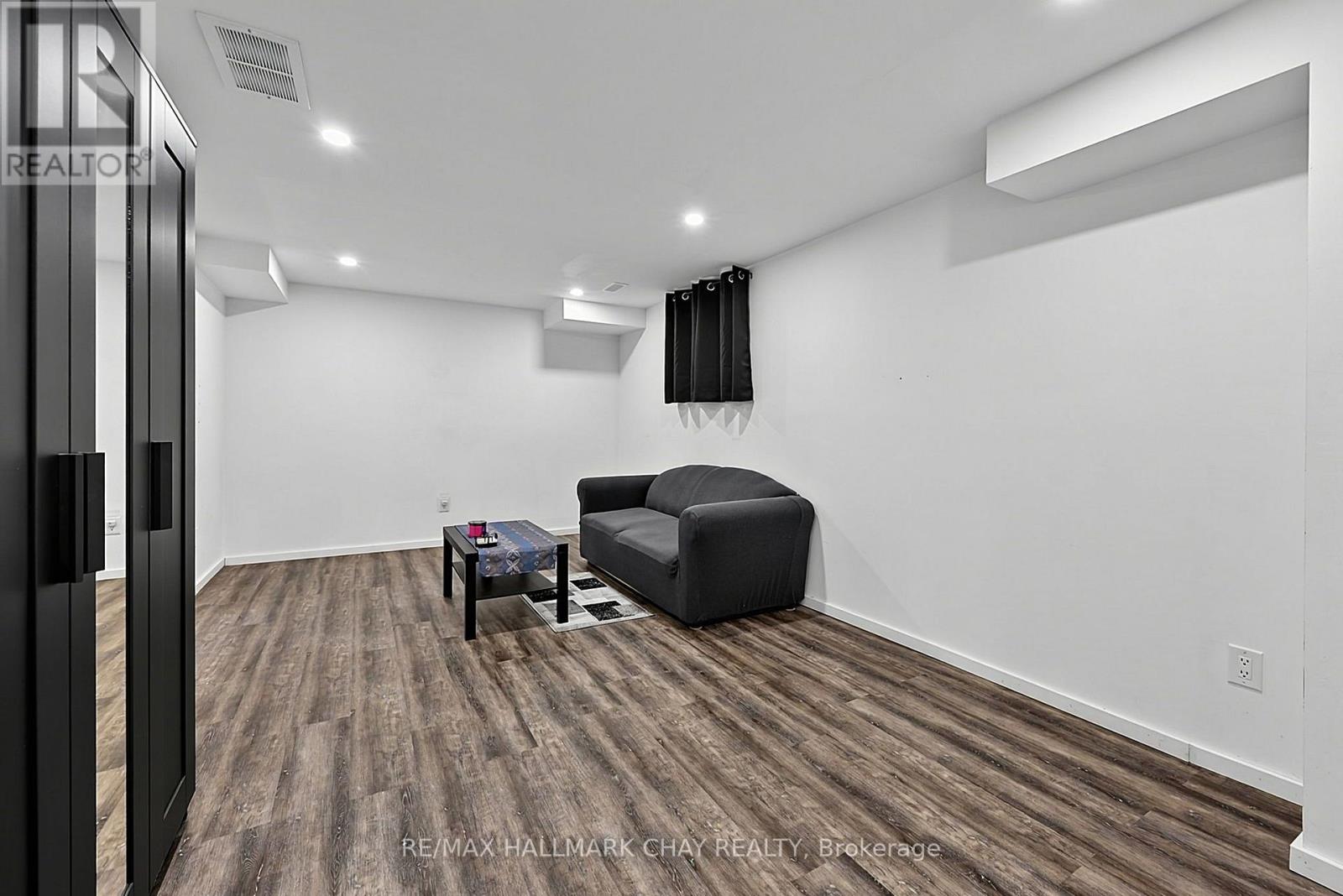 1426 BENSON STREET - 28