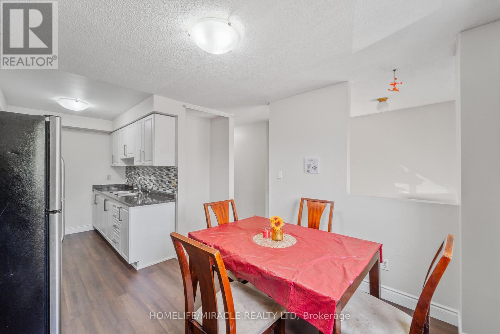 45 LINCOLN COURT - 10