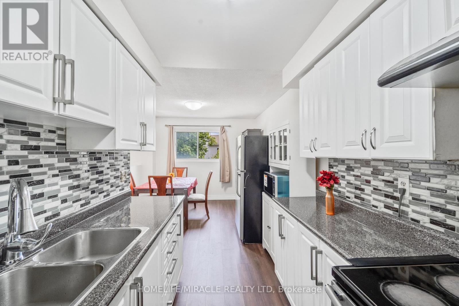 45 LINCOLN COURT - 11