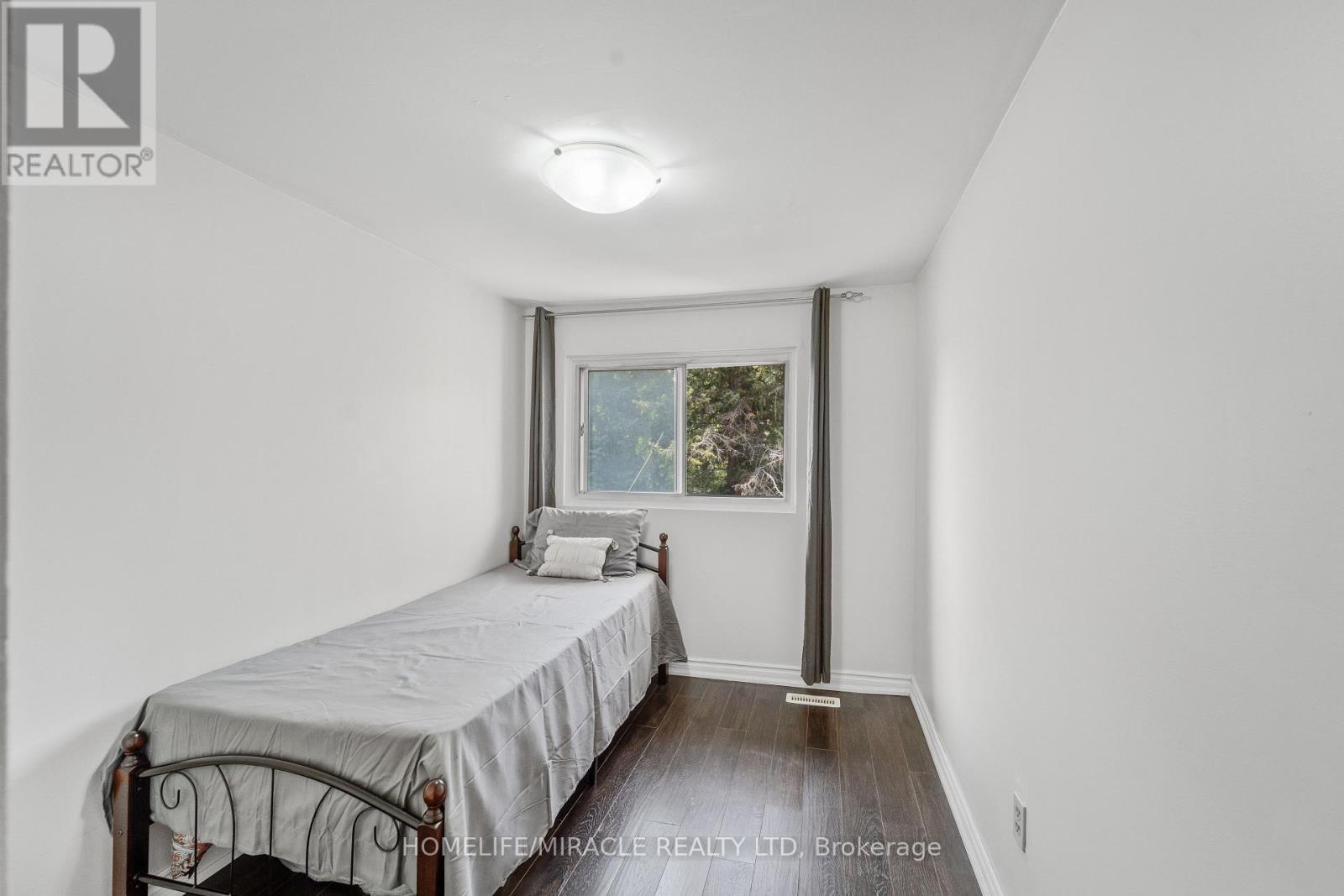 45 LINCOLN COURT - 26