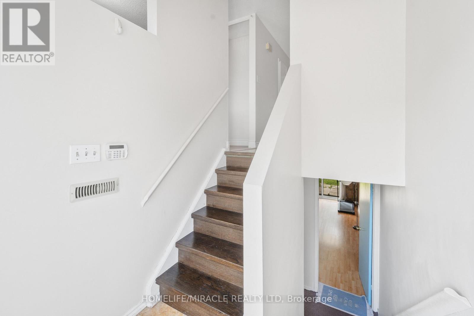 45 LINCOLN COURT - 6