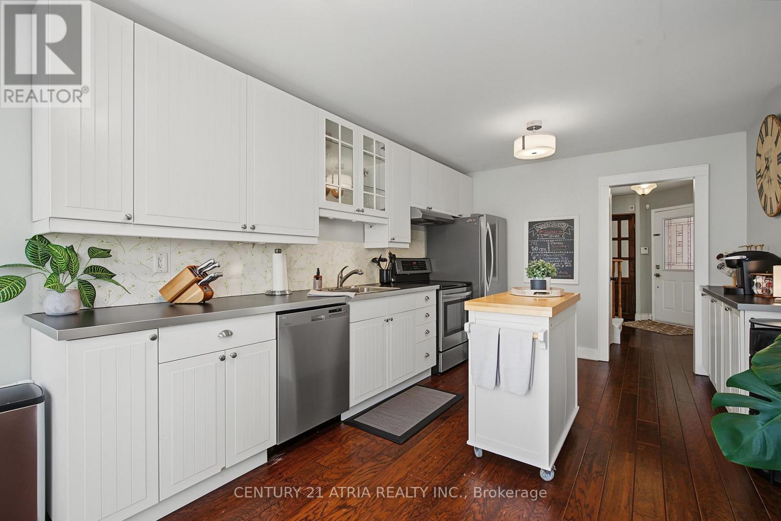 6 BURNHAM BOULEVARD - 14