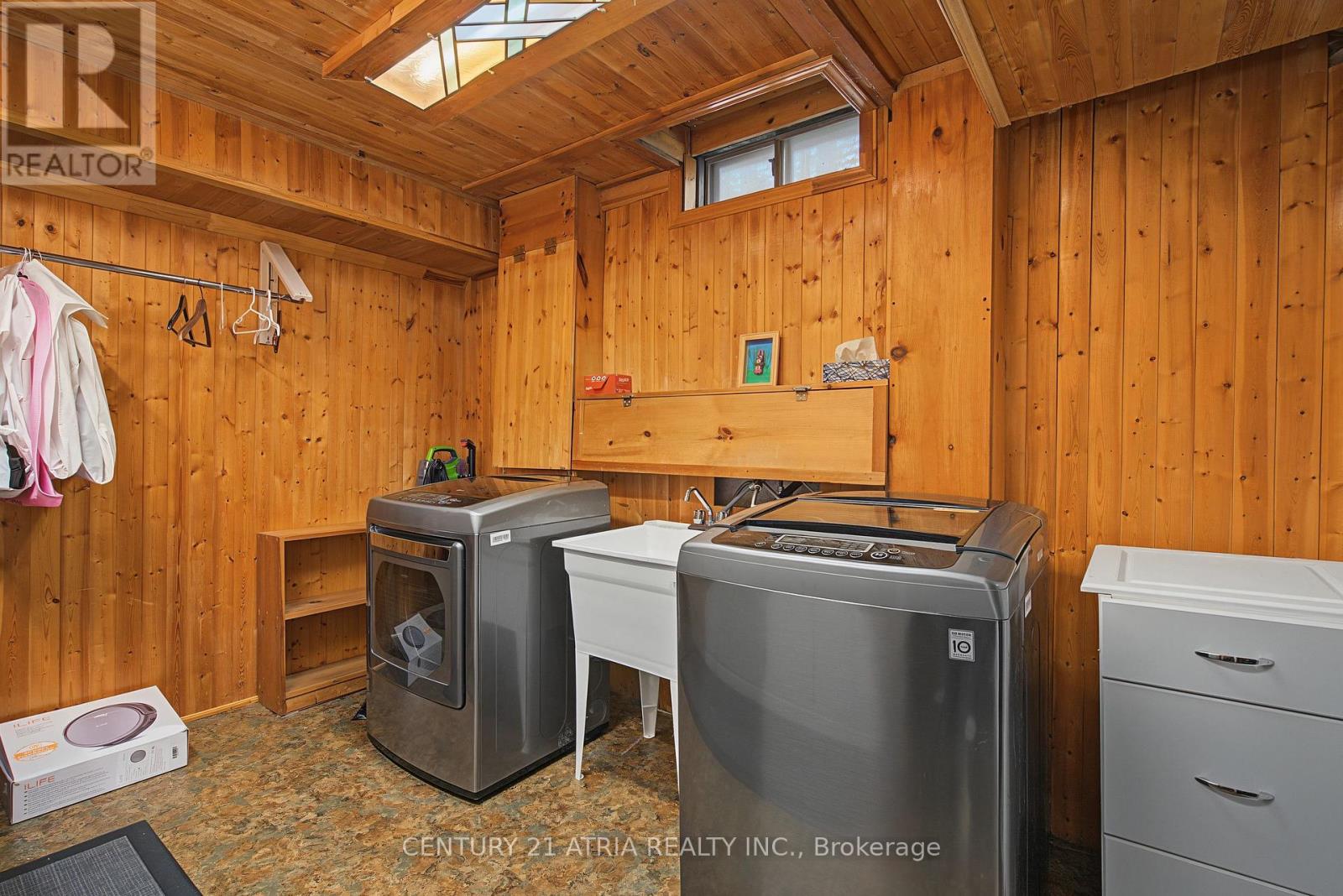 6 BURNHAM BOULEVARD - 29