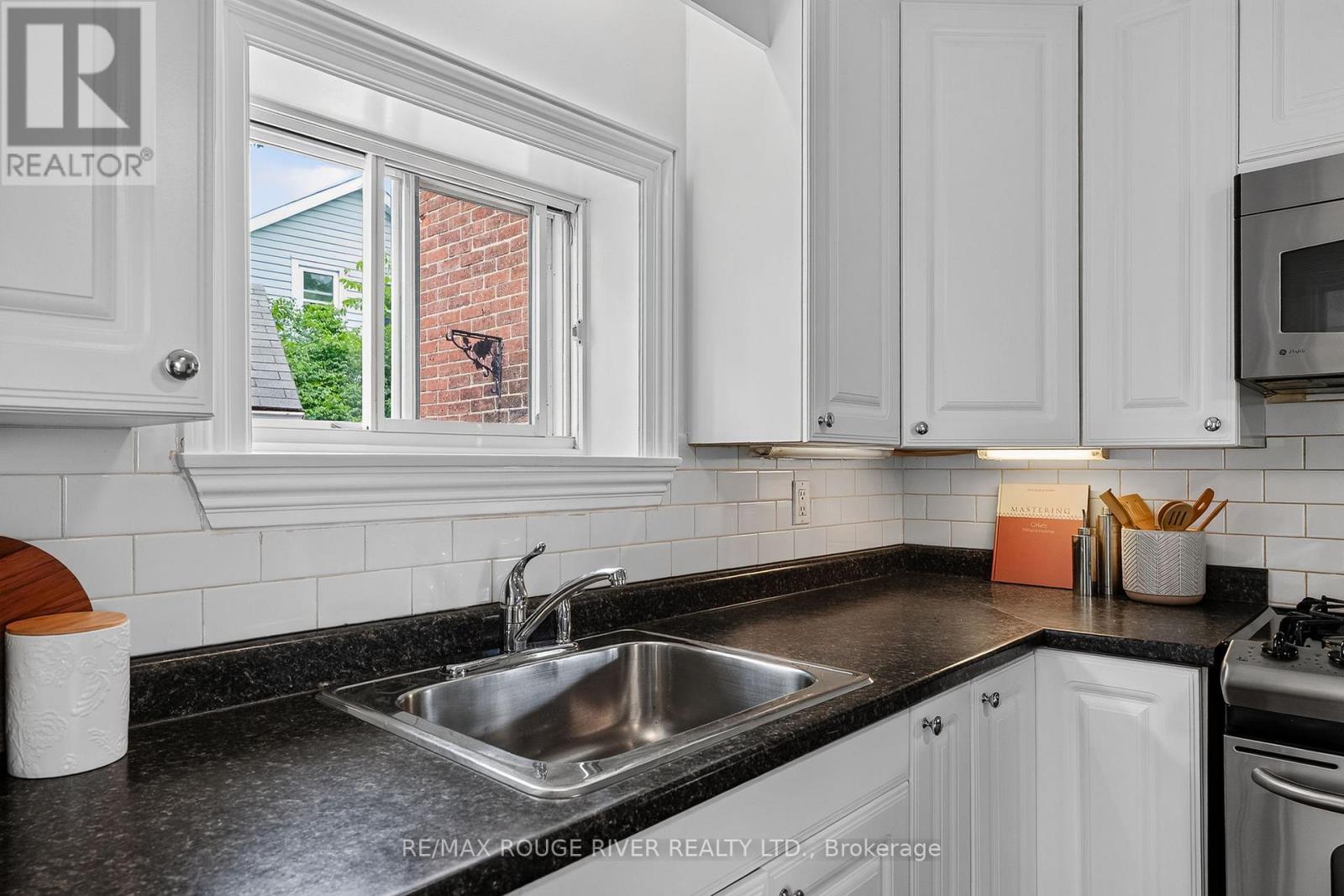 359 VICTORIA STREET - Image 17