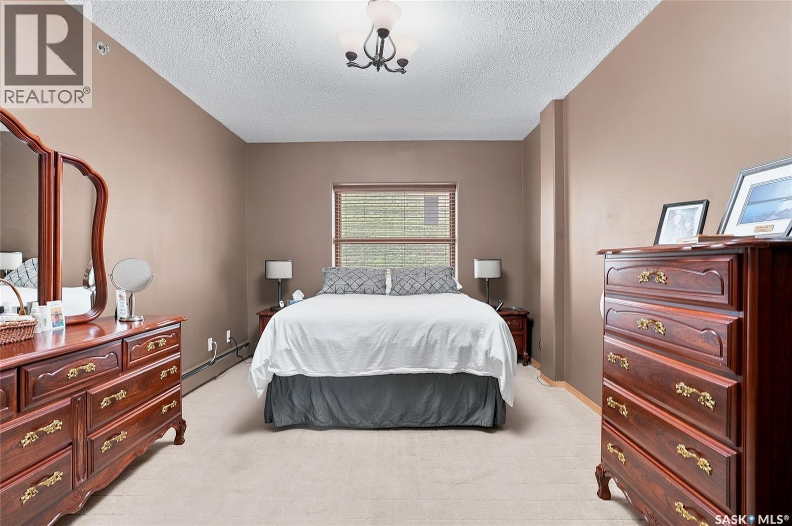 #104 303 5th AVENUE N - 18