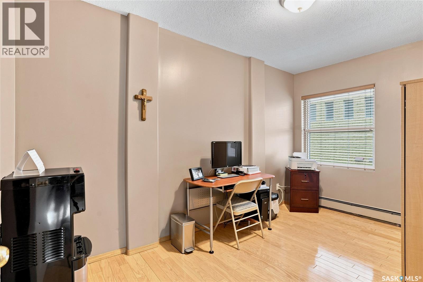 #104 303 5th AVENUE N - 26