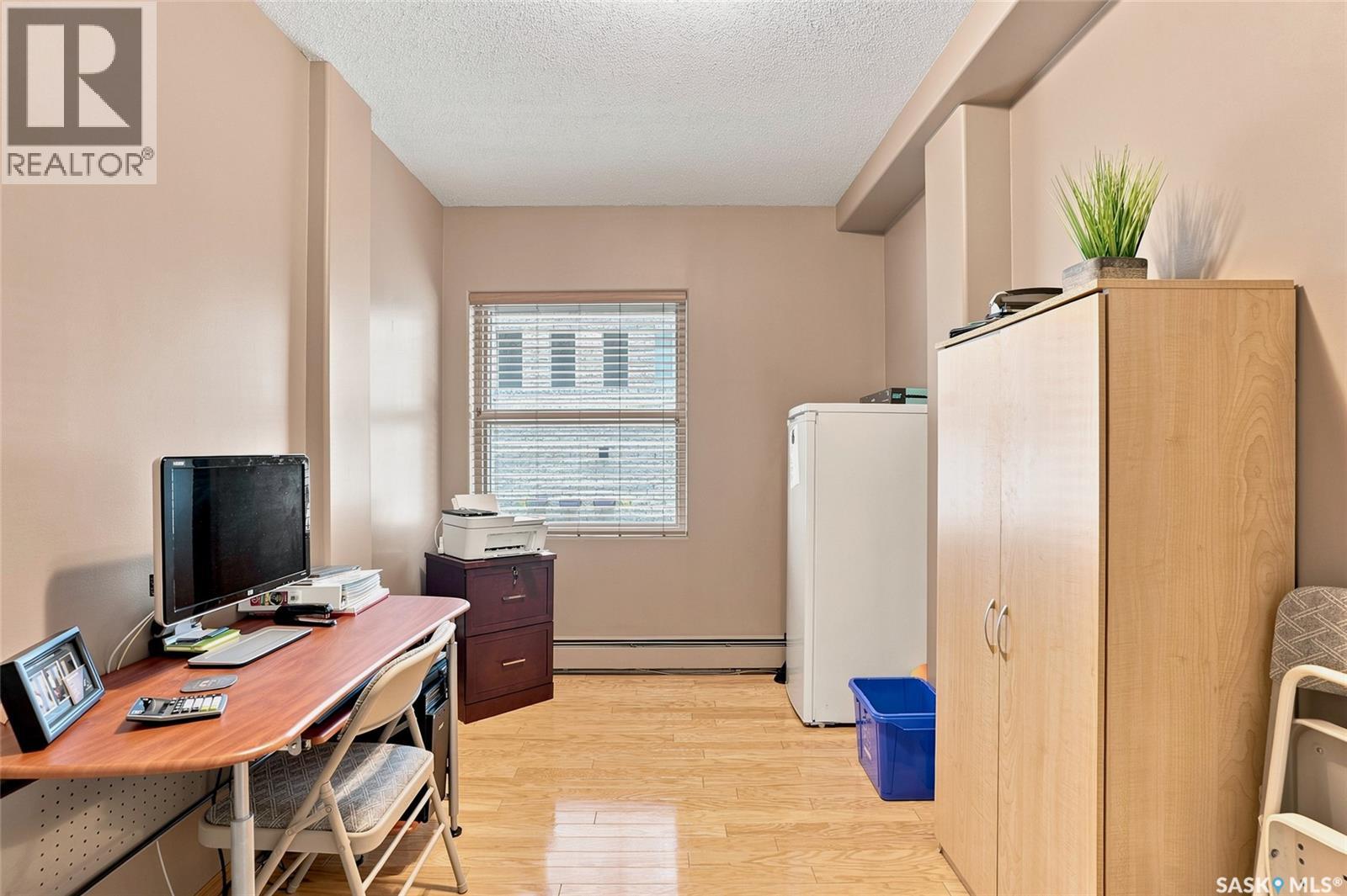 #104 303 5th AVENUE N - 27