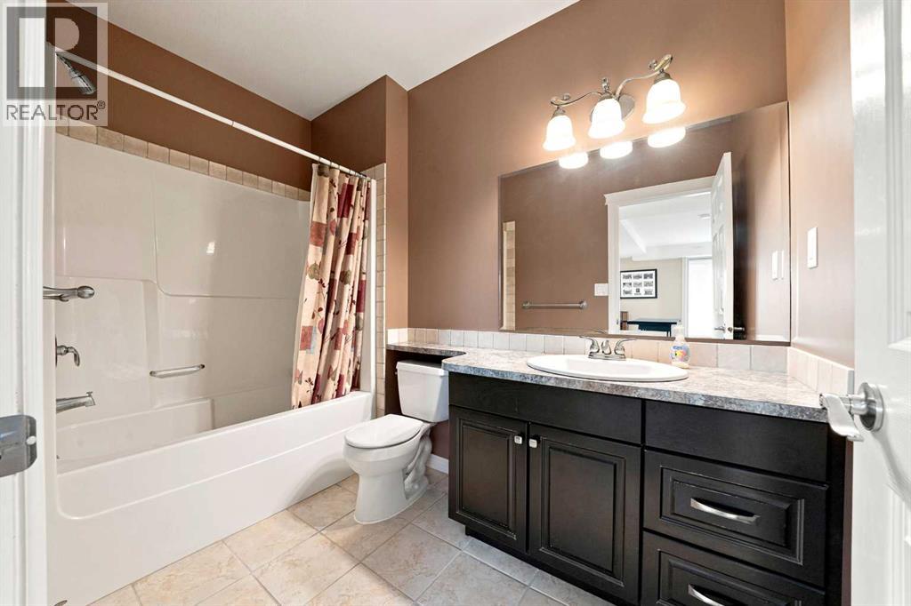 48 Innes Close - 35