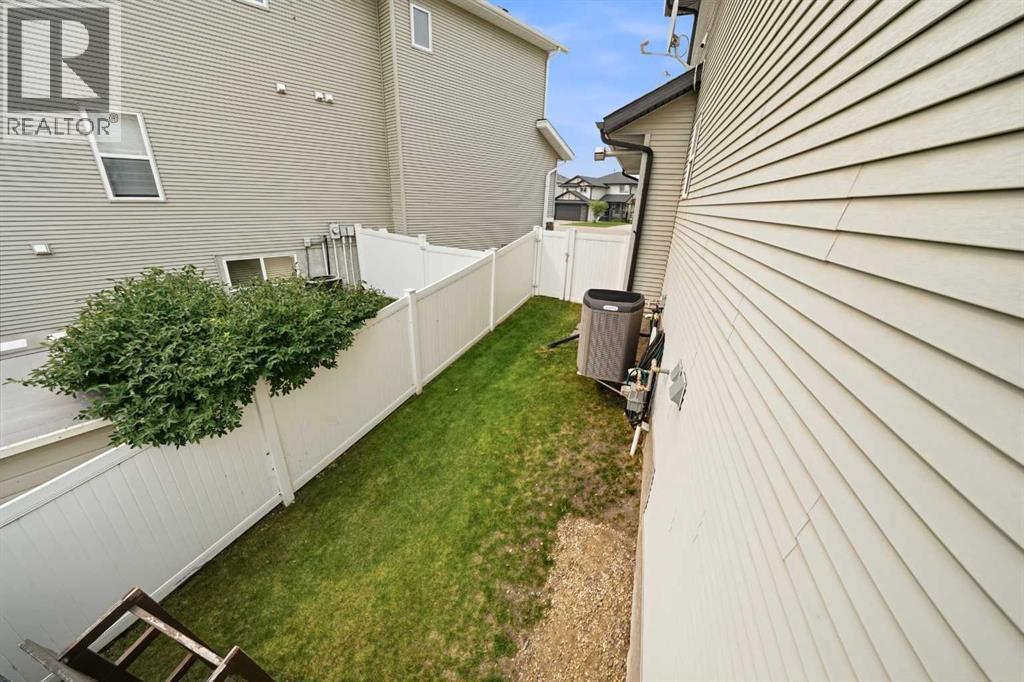 48 Innes Close - 42