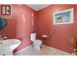 2558 Howard, Windsor, ON N8X3W2 Photo 12