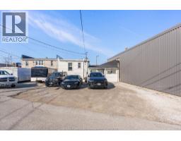2558 Howard, Windsor, ON N8X3W2 Photo 23