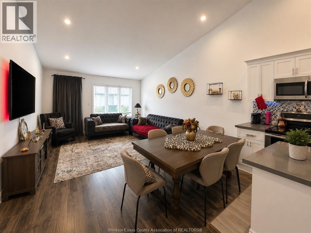 3639 HALLEE CRESCENT - 2