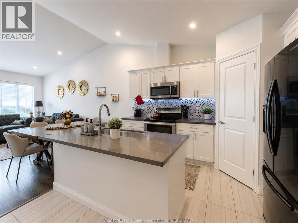 3639 HALLEE CRESCENT - 4