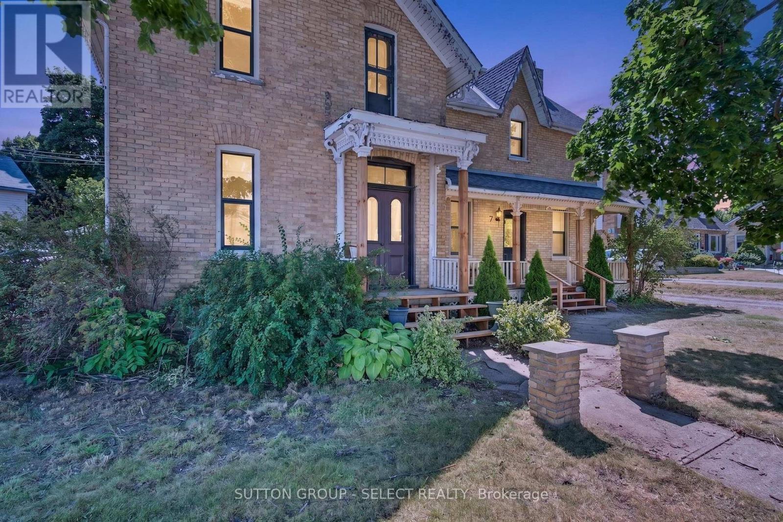 7 MACNAB STREET - 50
