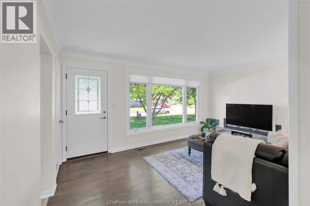119 Burton AVENUE - 3