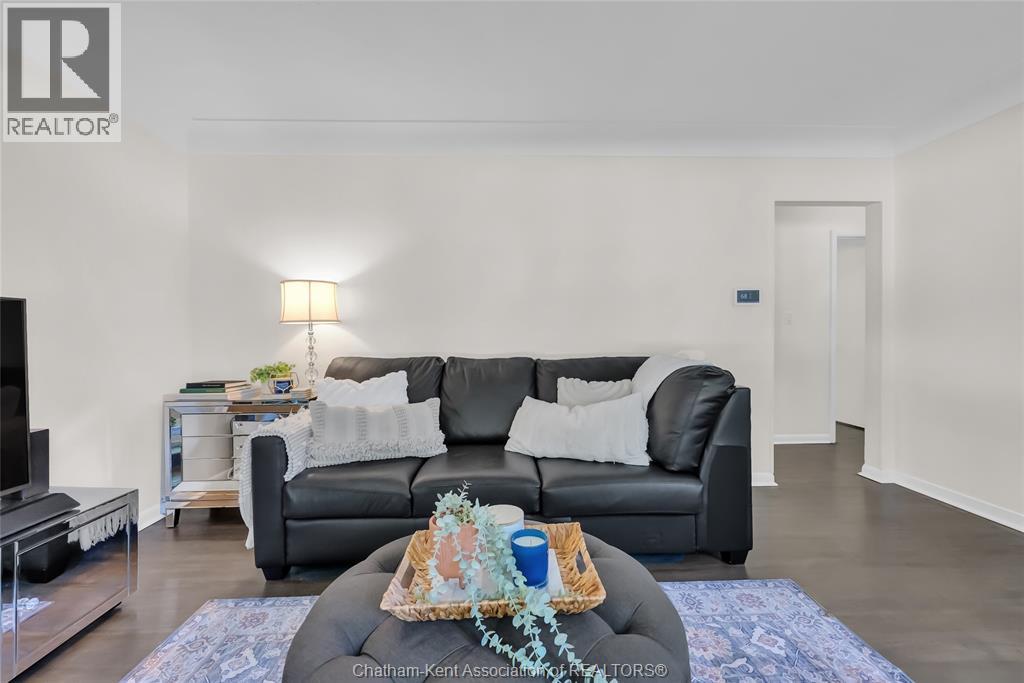 119 Burton AVENUE - 6