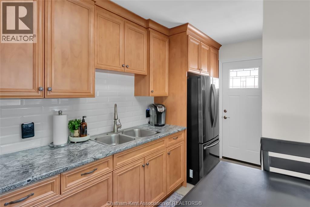 119 Burton AVENUE - 9