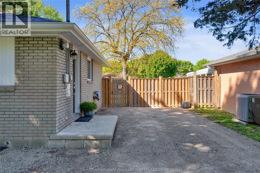 119 Burton AVENUE - 27