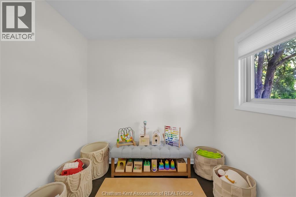 119 Burton AVENUE - 21