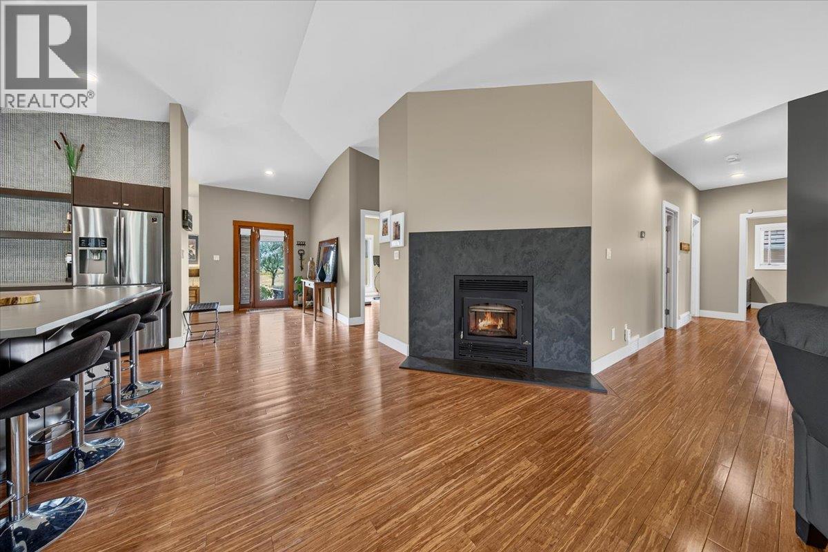5210 Riverside Drive - Image 21