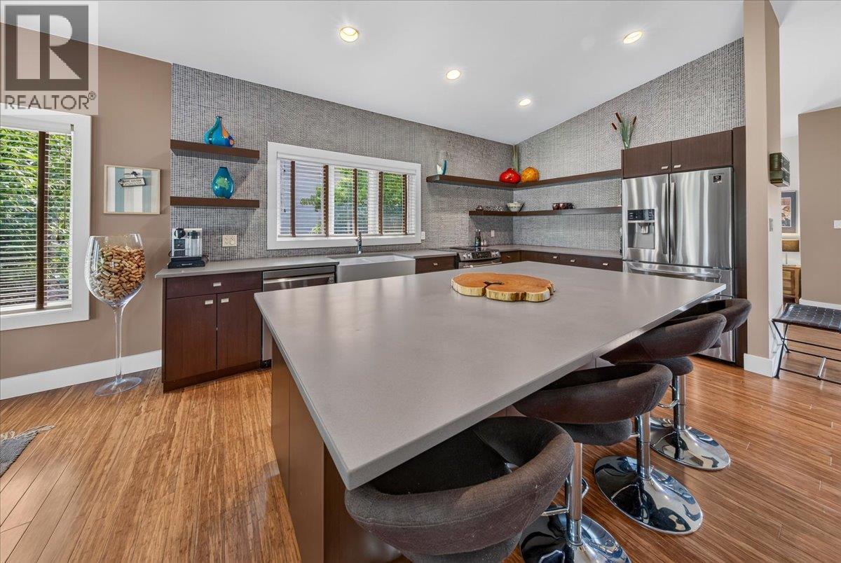 5210 Riverside Drive - 17