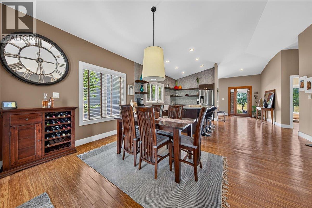 5210 Riverside Drive - Image 22
