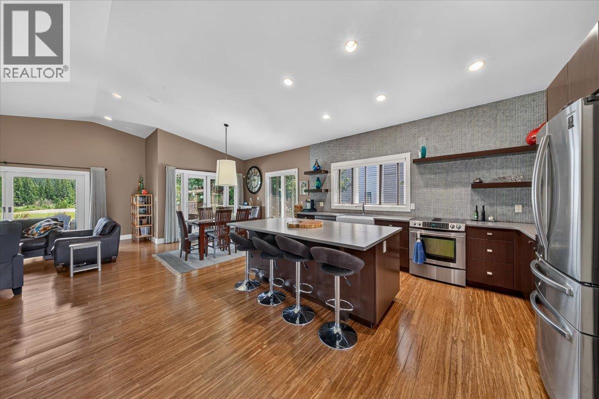 5210 Riverside Drive - 16