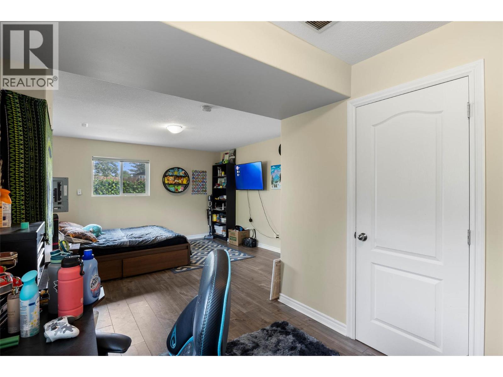2253 PARK Drive - 20