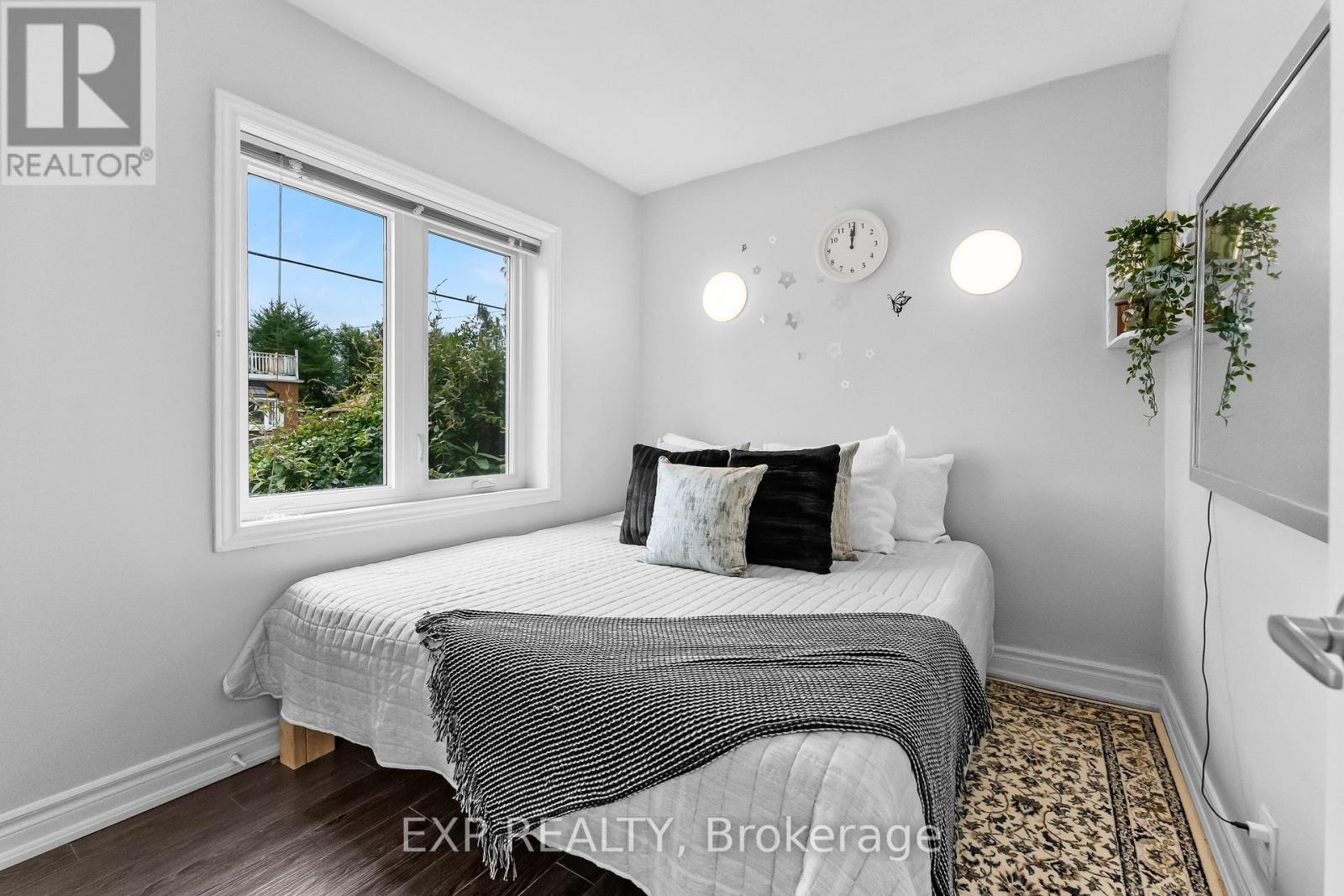 5939 SYMMES AVENUE - 18