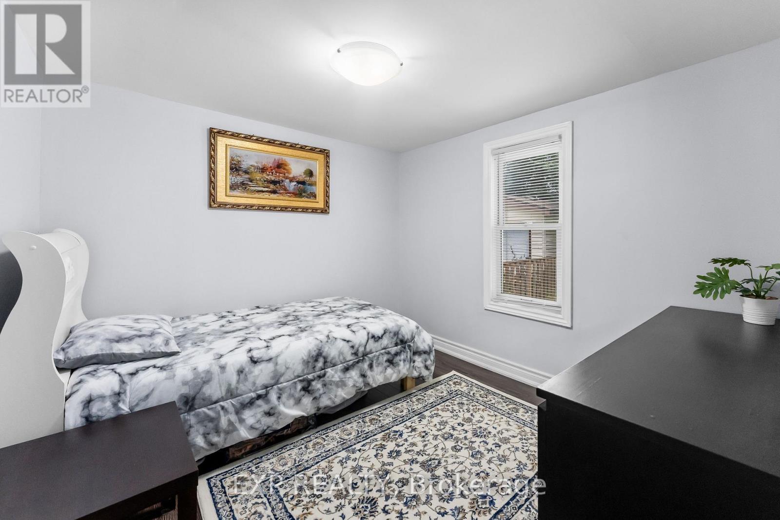 5939 SYMMES AVENUE - 19