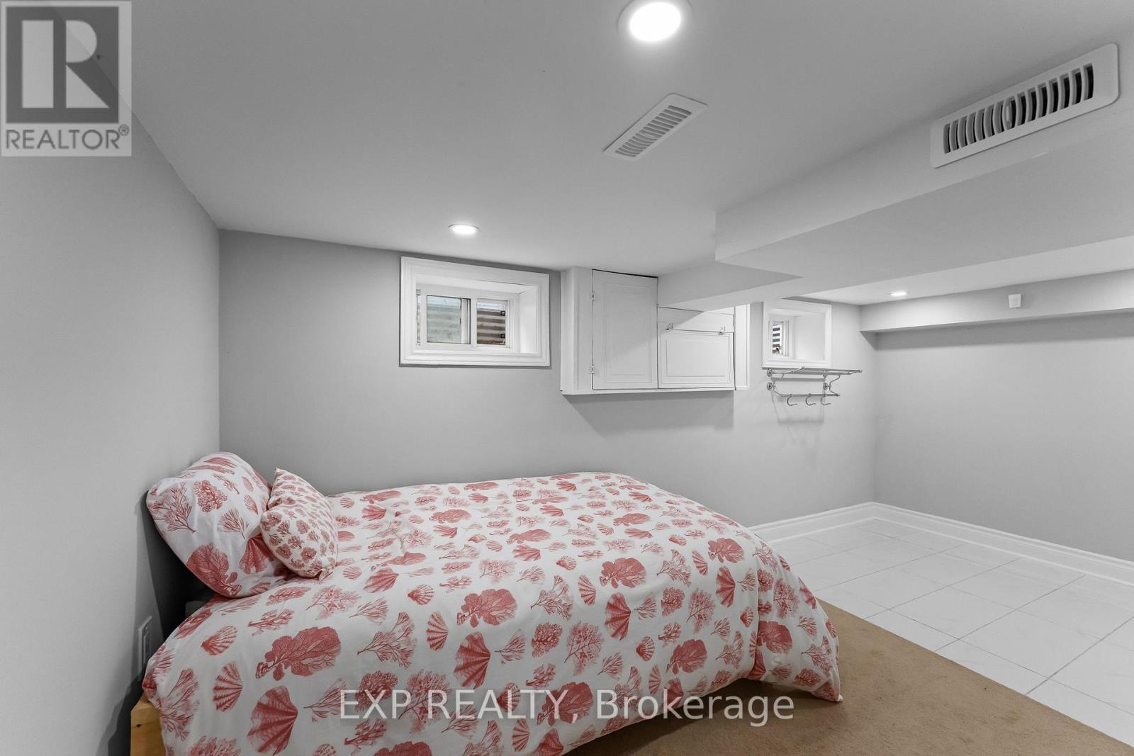 5939 SYMMES AVENUE - 23