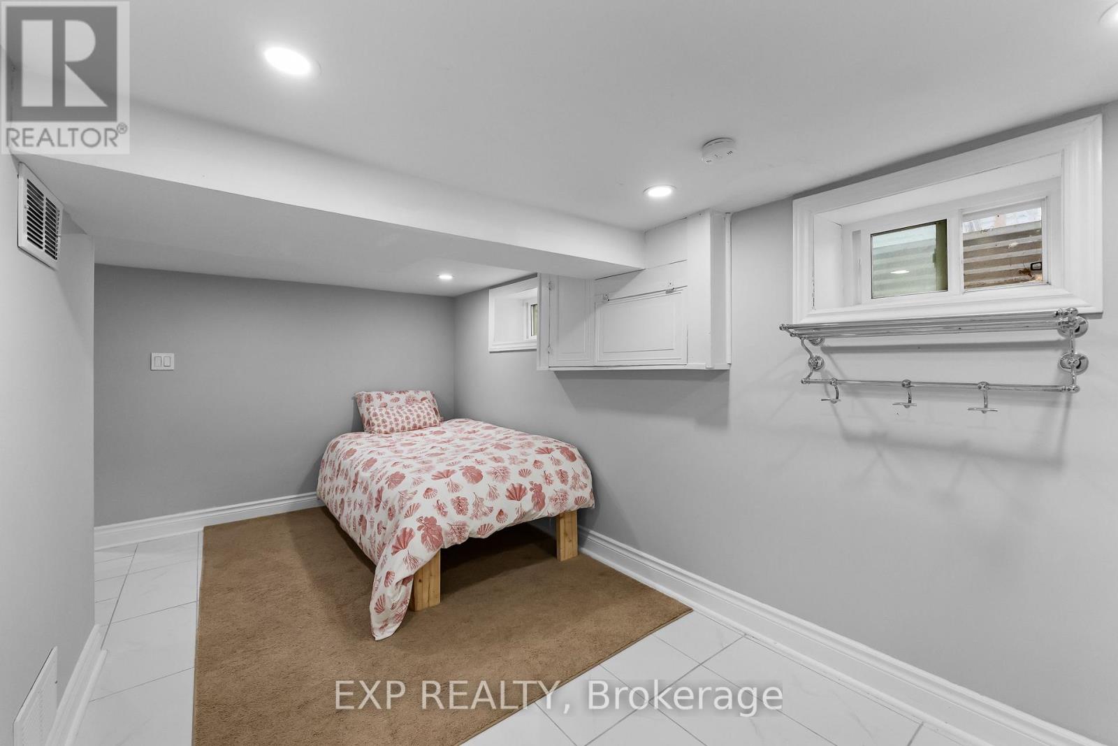 5939 SYMMES AVENUE - 24