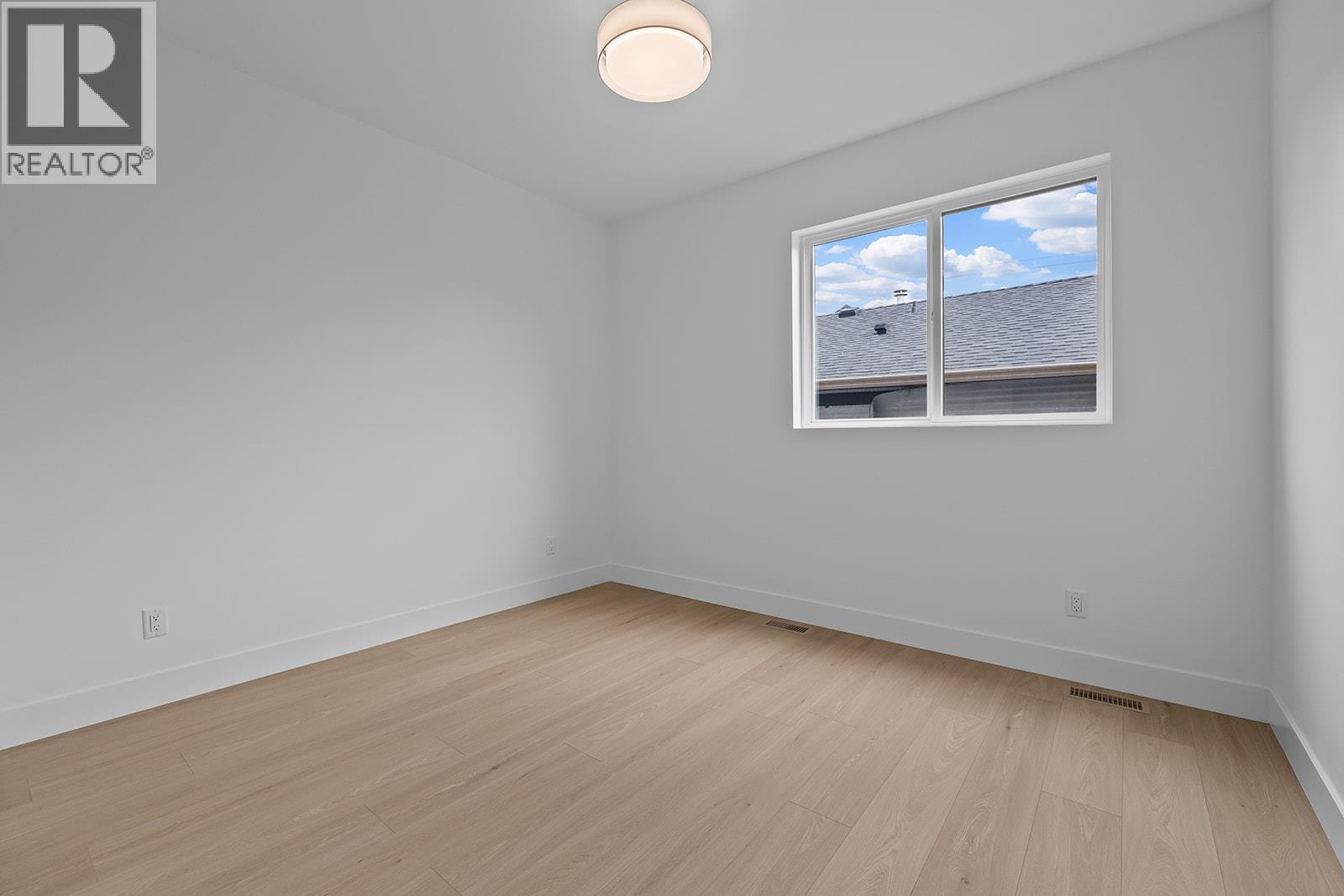 #2 662 Birch Avenue - 31