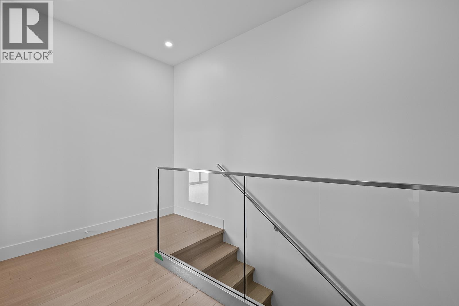 #2 662 Birch Avenue - 34