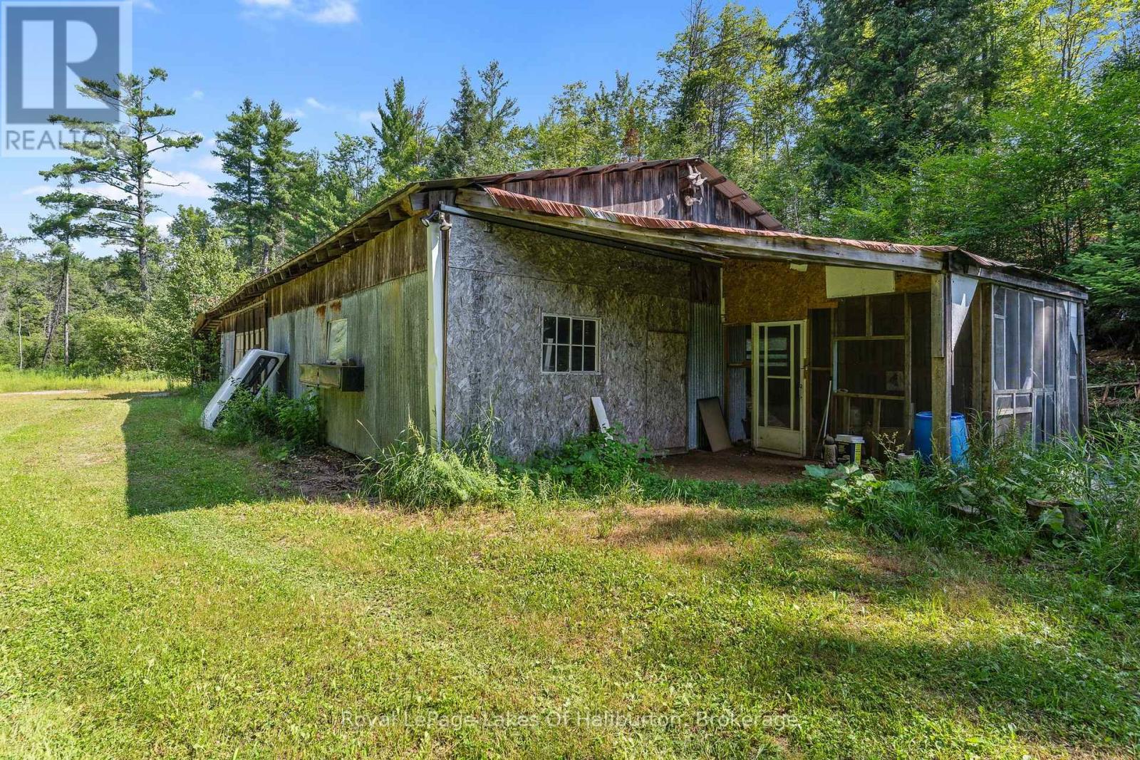 1329 GELERT ROAD - 28