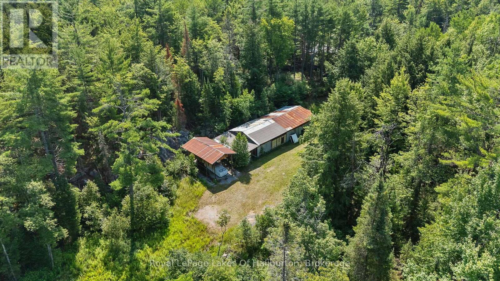1329 GELERT ROAD - 35