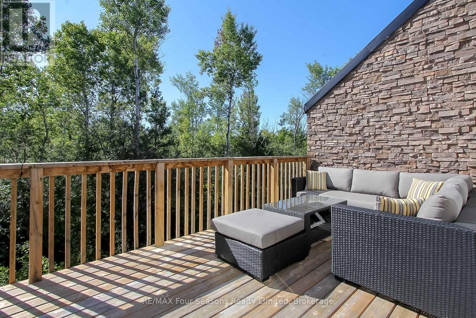 Outdoor furnishings for R&R (seasonal use)