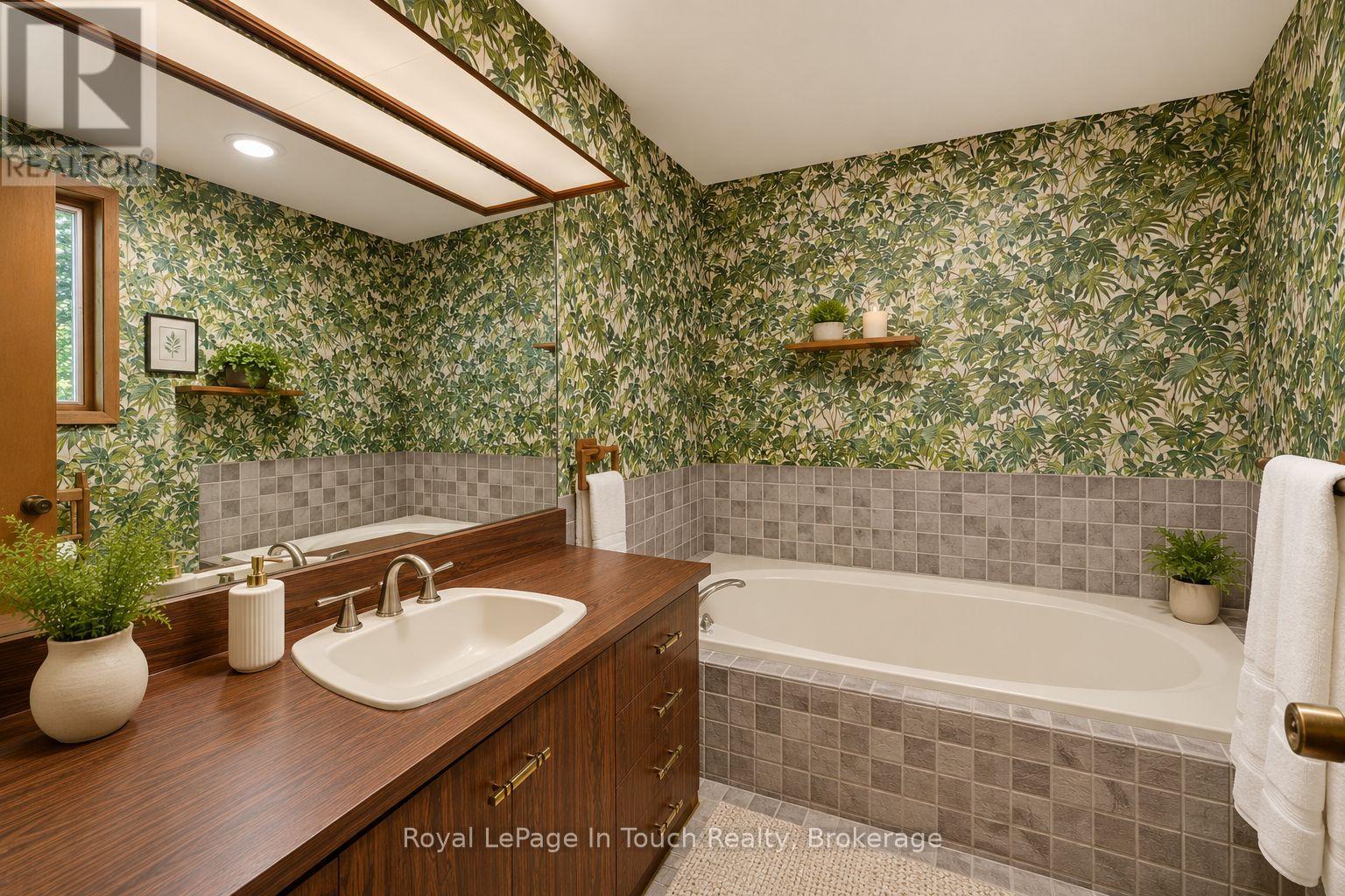 54 LACKIE CRESCENT - 14