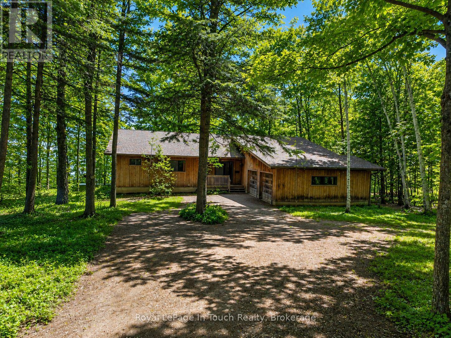 54 LACKIE CRESCENT - 2