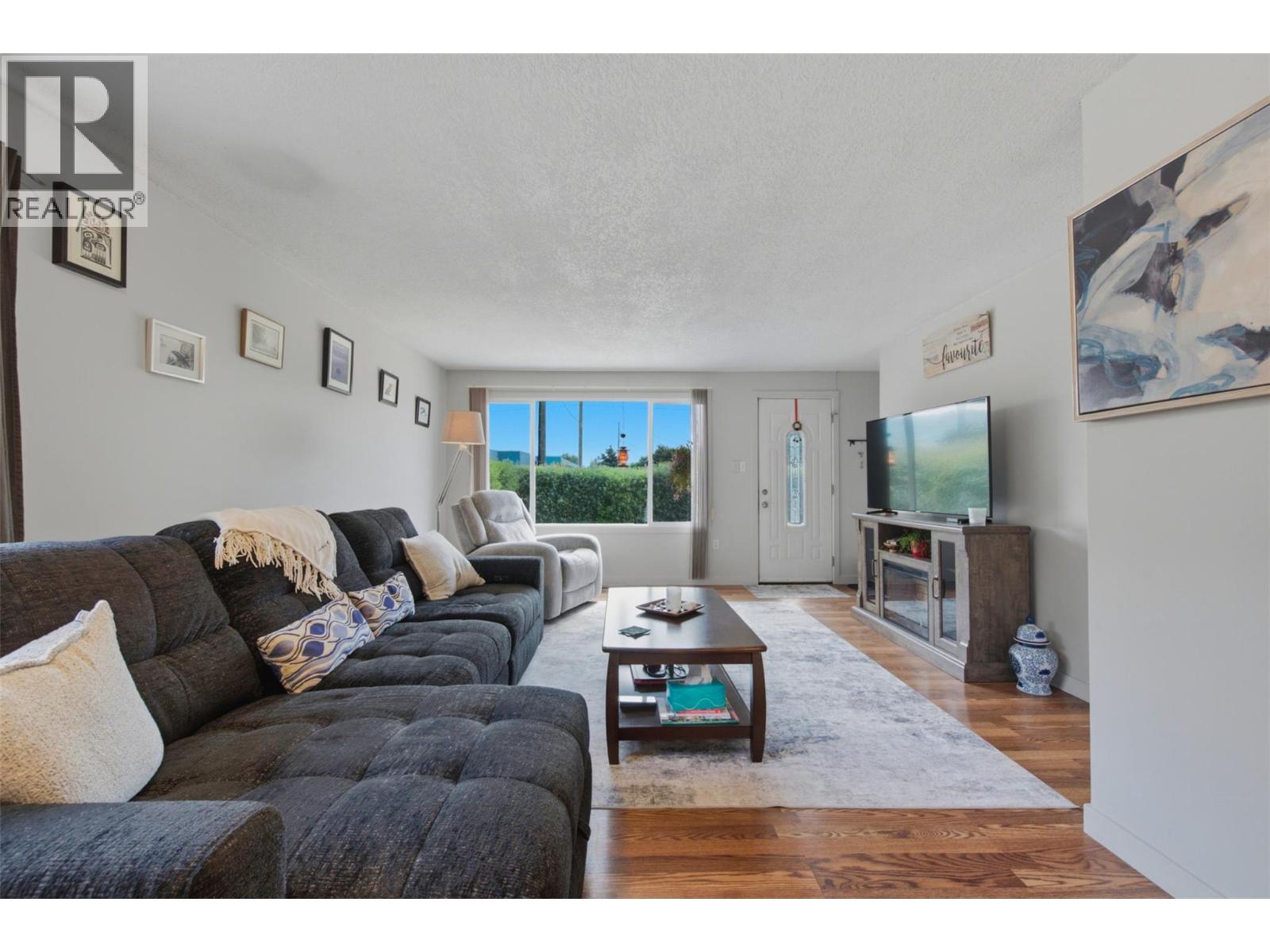 9694 School Road - 19