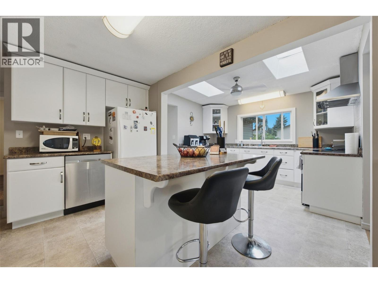 9694 School Road - 21