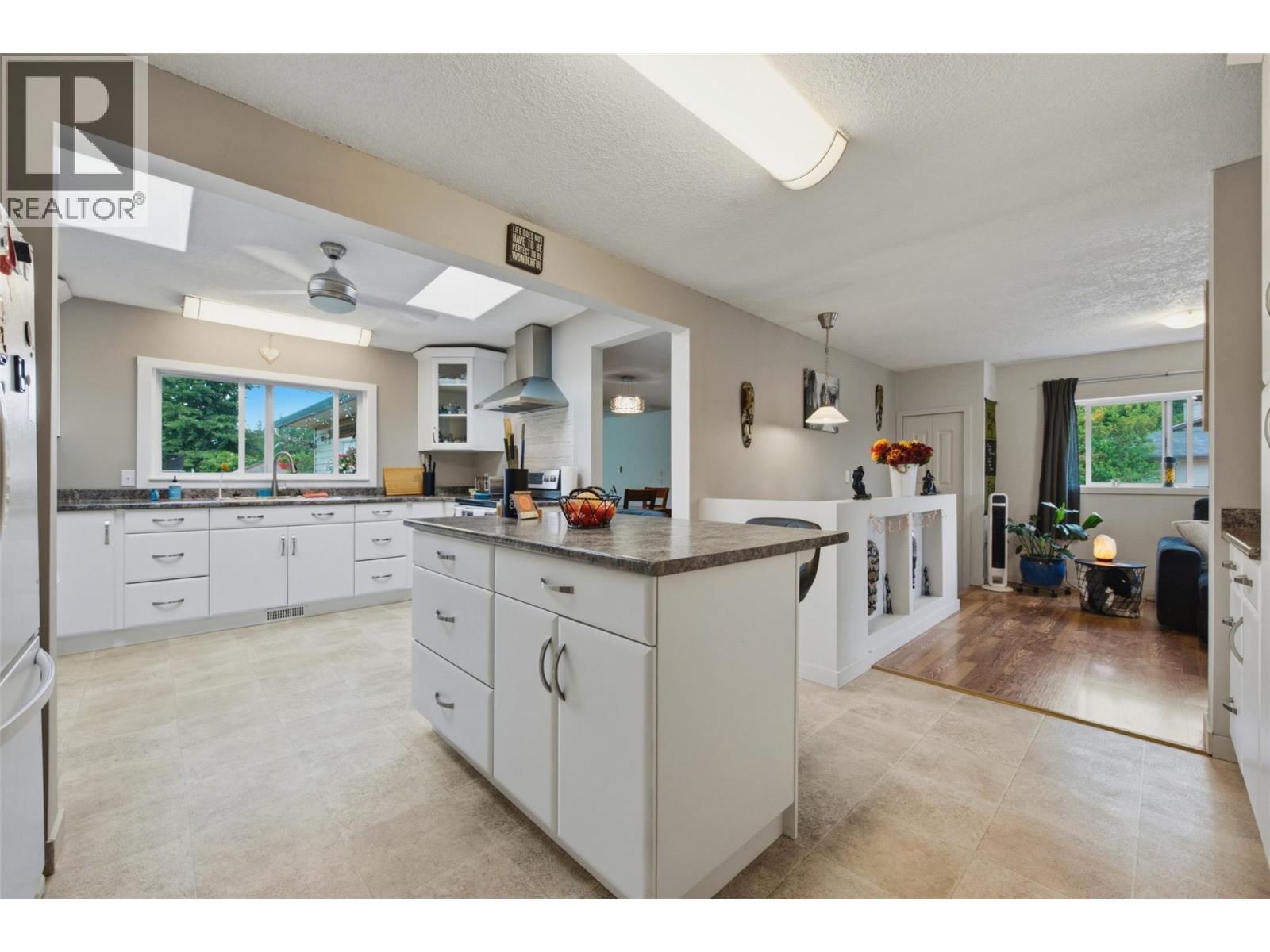 9694 School Road - 22