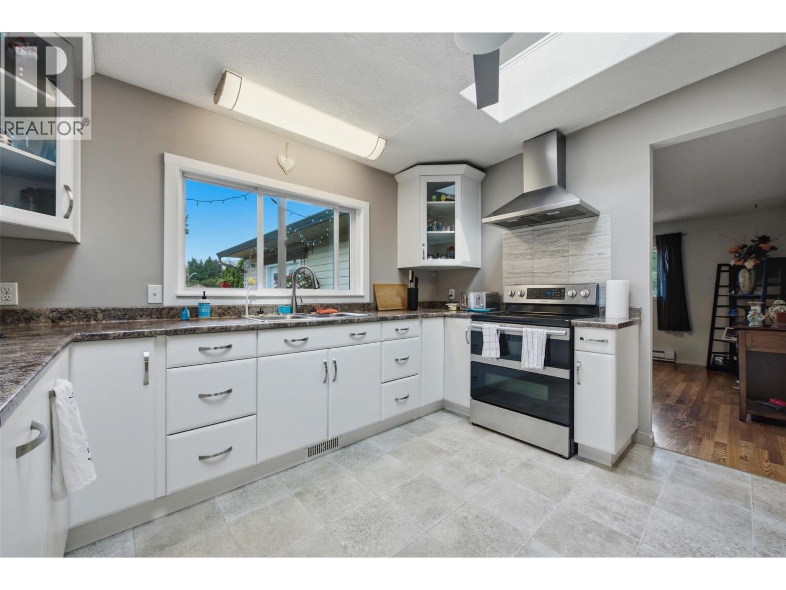 9694 School Road - 23