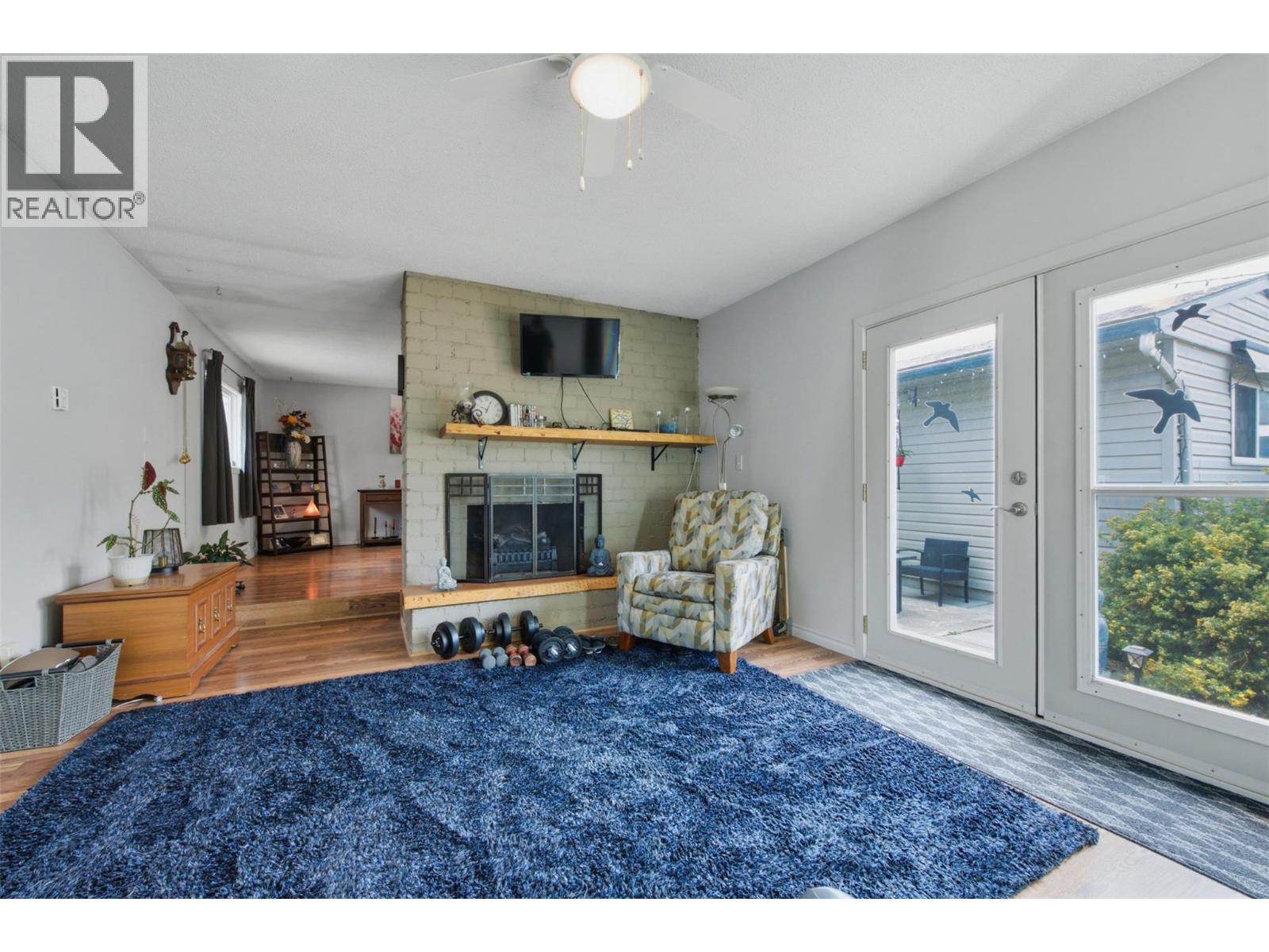 9694 School Road - 27