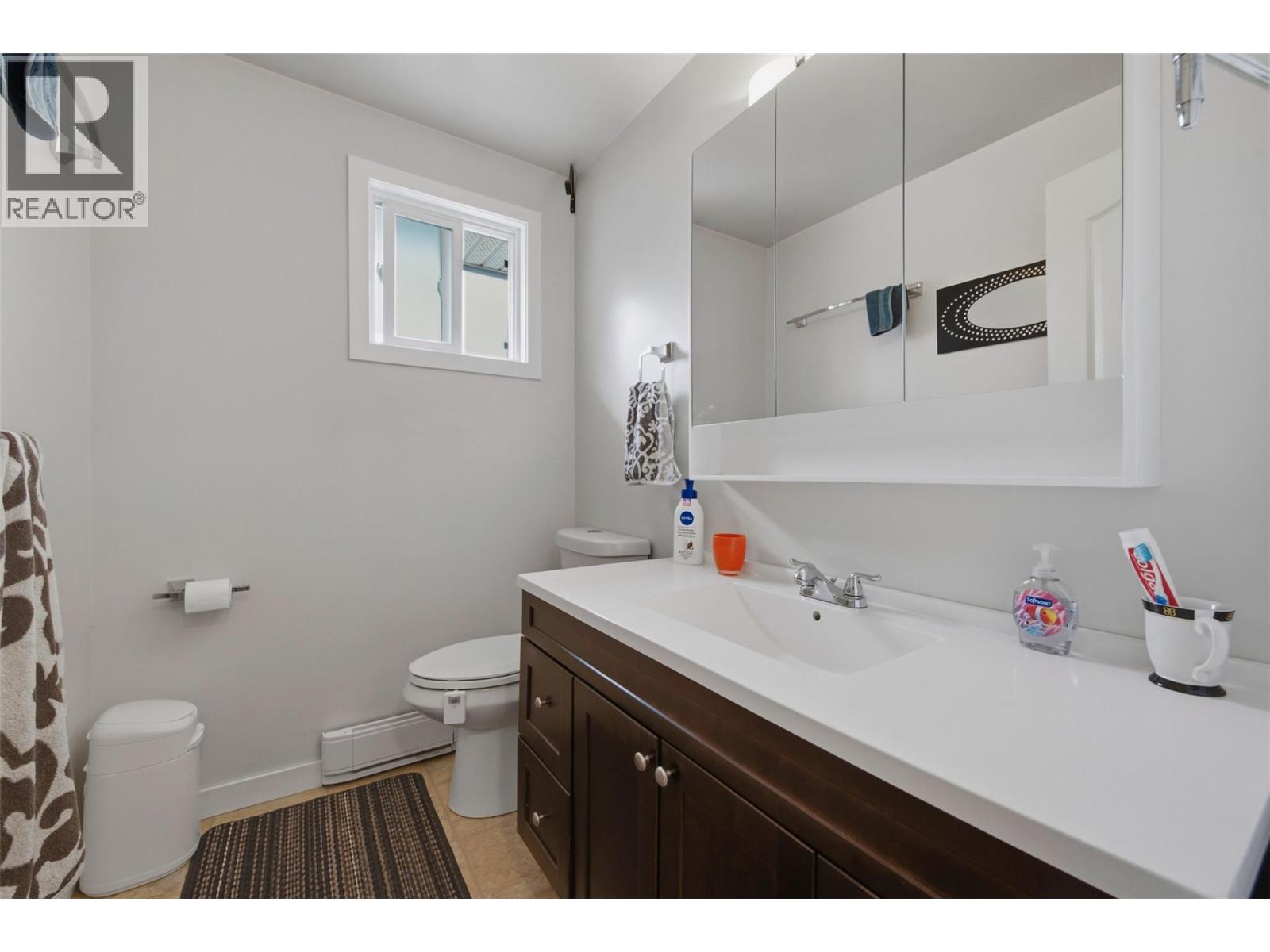 9694 School Road - 29