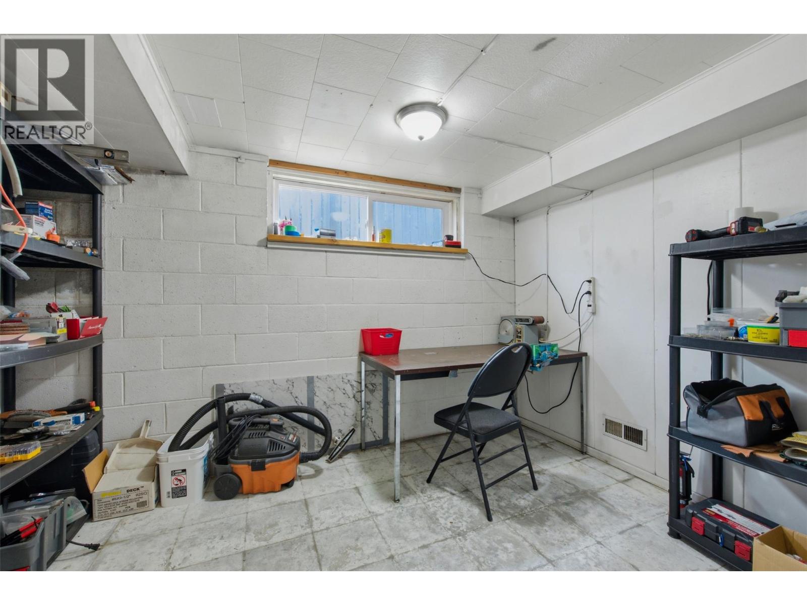 9694 School Road - 36