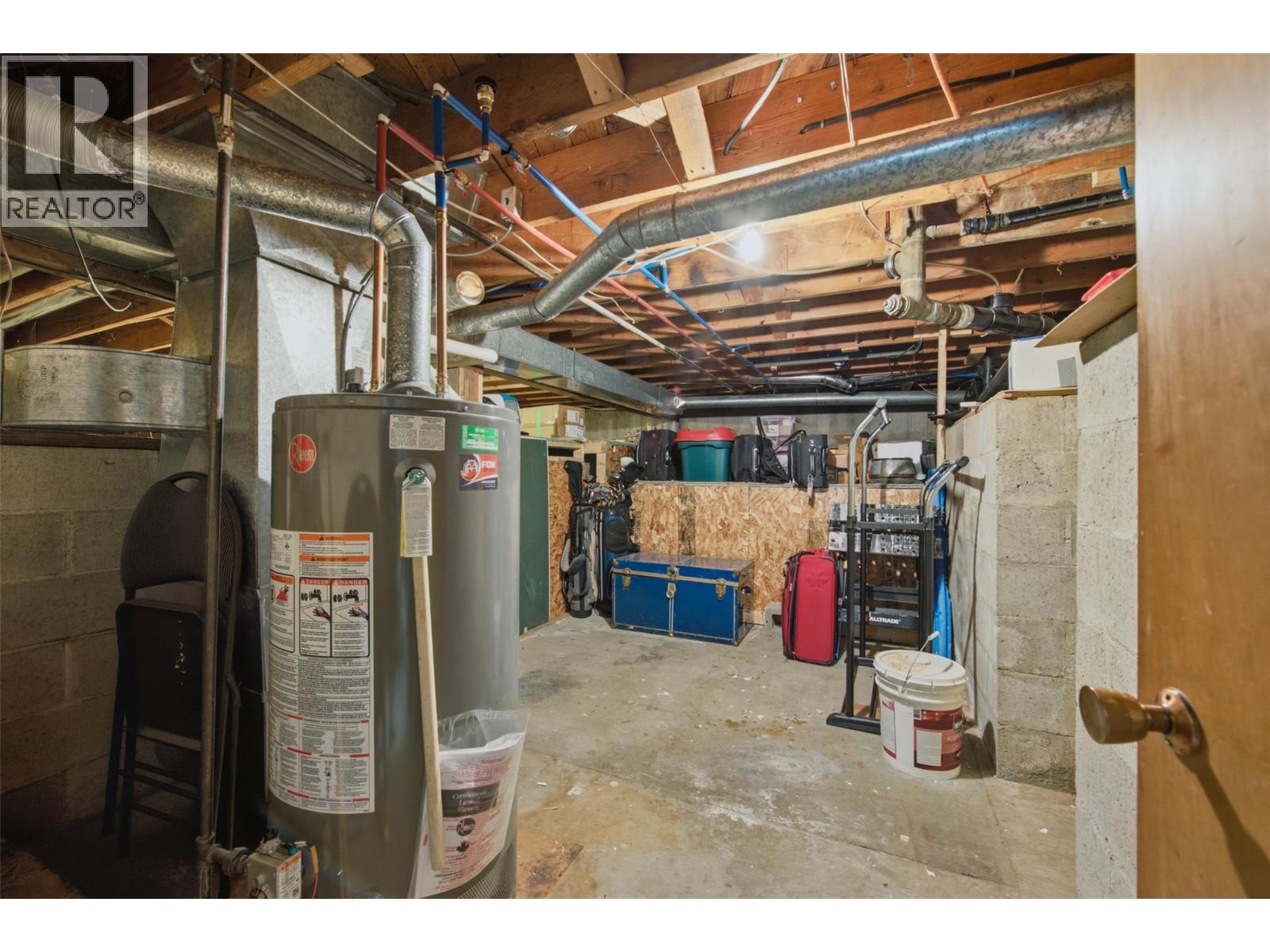9694 School Road - 37