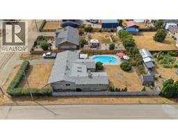 Kitchen - 9694 School Road, Coldstream, BC V1B3G4 Photo 11