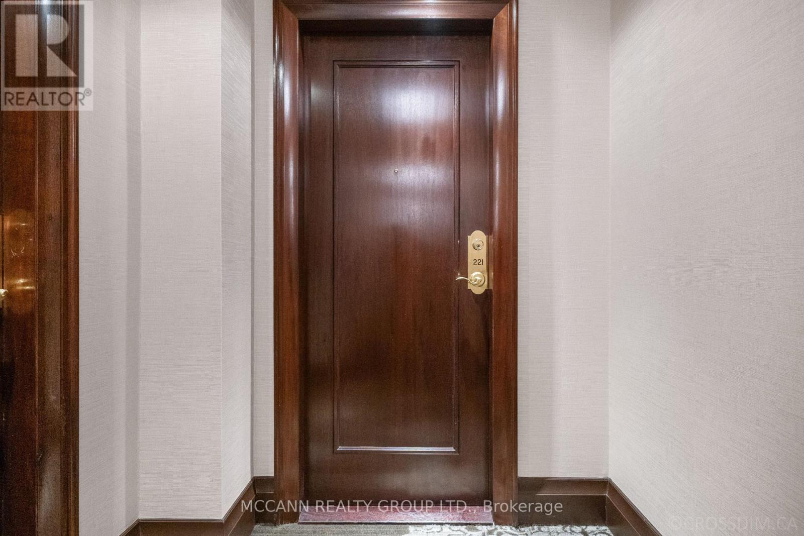 #221 28 WILLIAM CARSON CRESCENT - Image 10