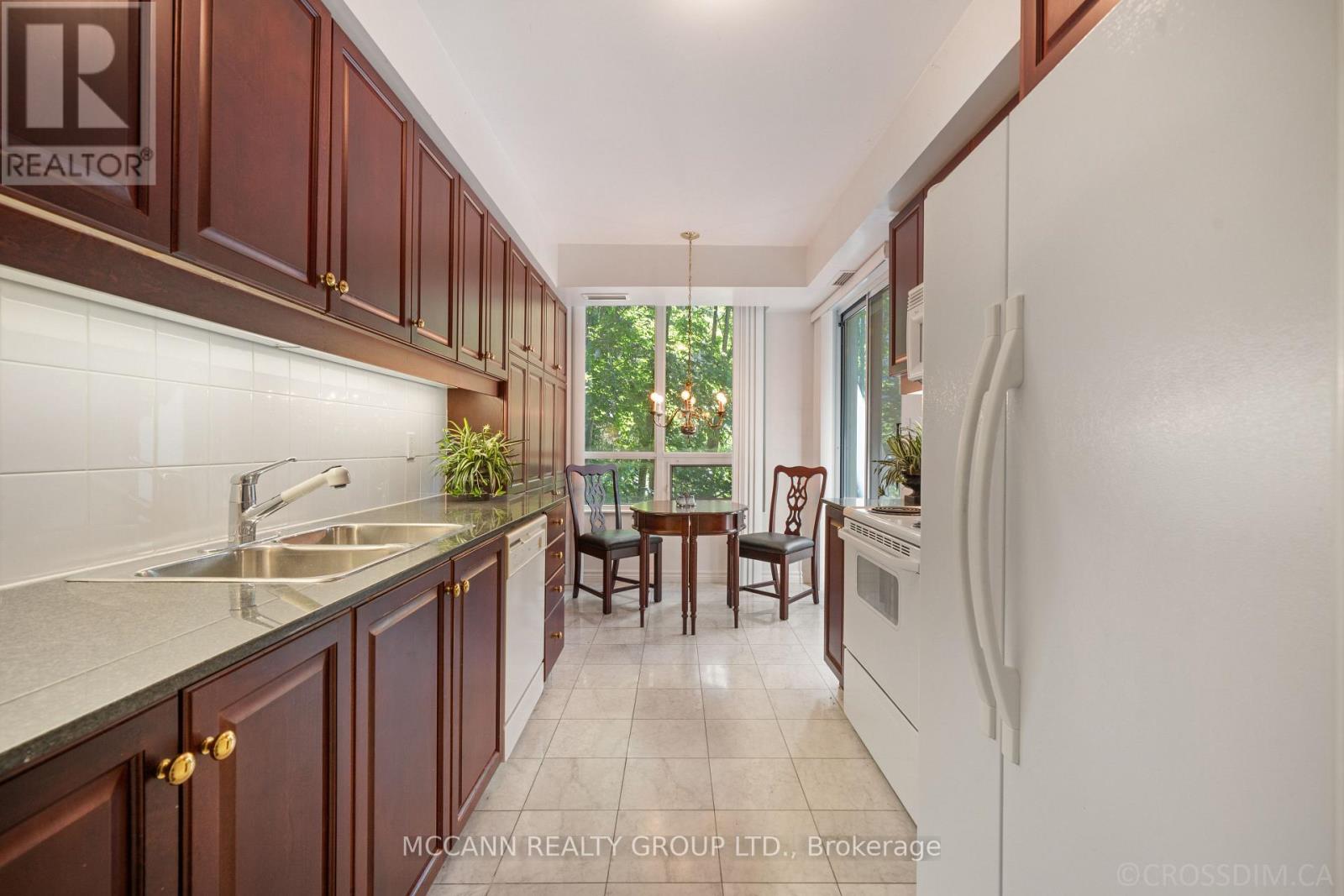#221 28 WILLIAM CARSON CRESCENT - Image 33